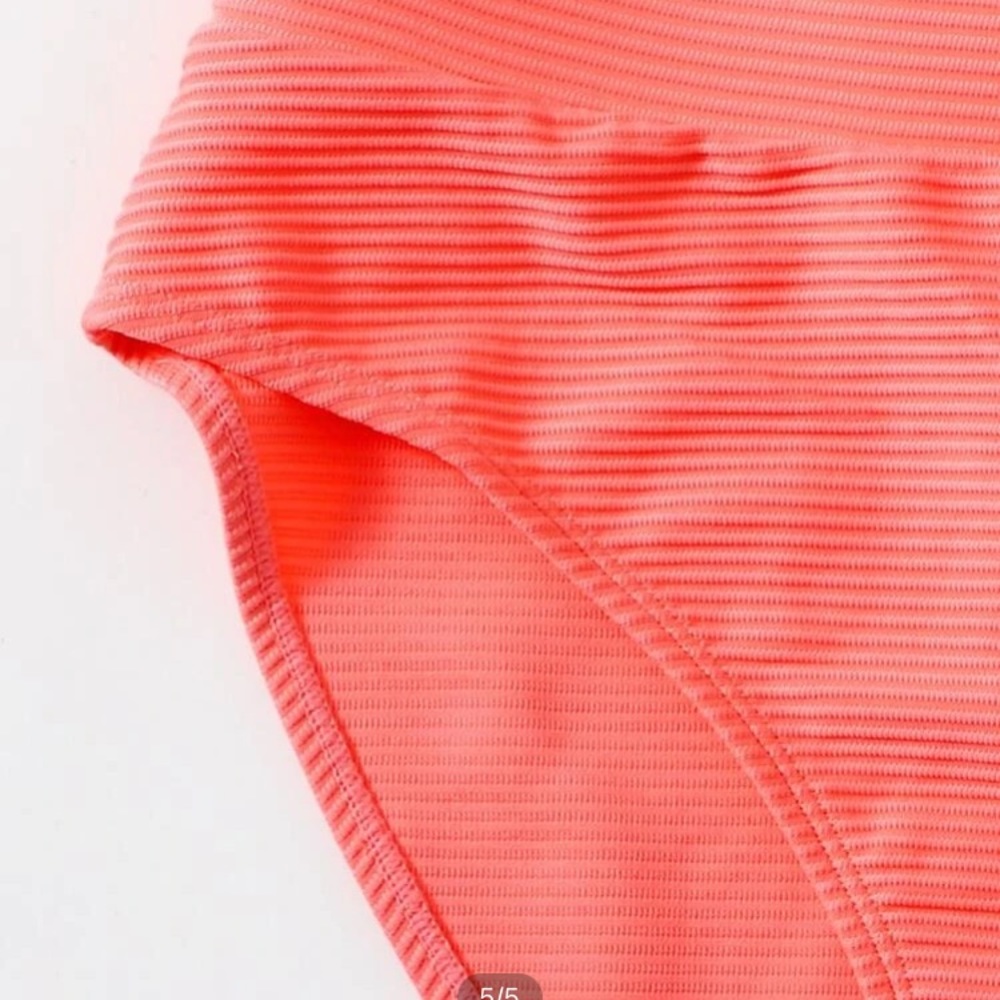 Cute bikini - Picture 3 of 5